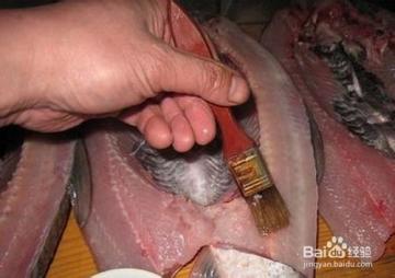 炸鱼不粘锅的方法和技巧