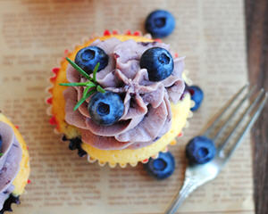 蓝莓乳酪纸杯蛋糕