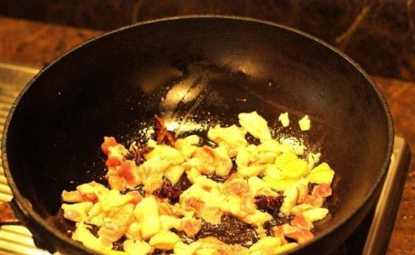 豆角烧肉焖面怎么做好吃-豆角烧肉焖面的家常做法4