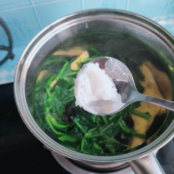 菠菜蛋饺汤怎么做好吃-菠菜蛋饺汤的做法9