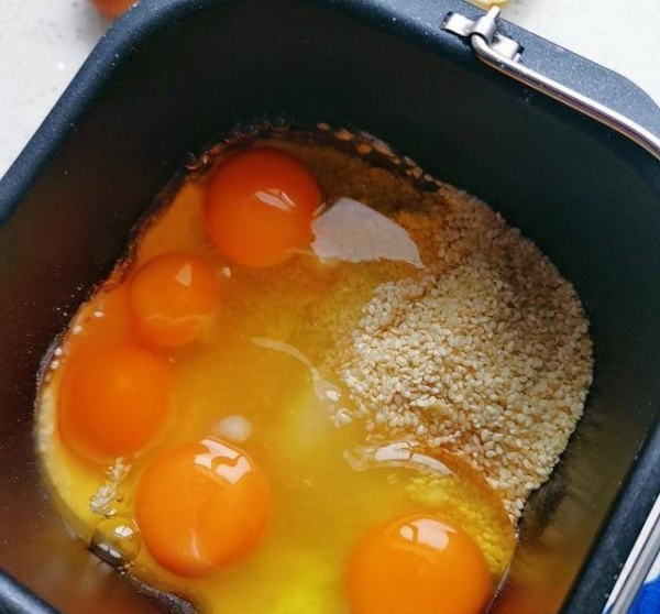 鸡蛋脆麻花怎么做-鸡蛋脆麻花的制作方法2