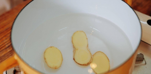 腐竹红糖煮鸡蛋有什么作用-鸡蛋红枣腐竹糖水的做法6