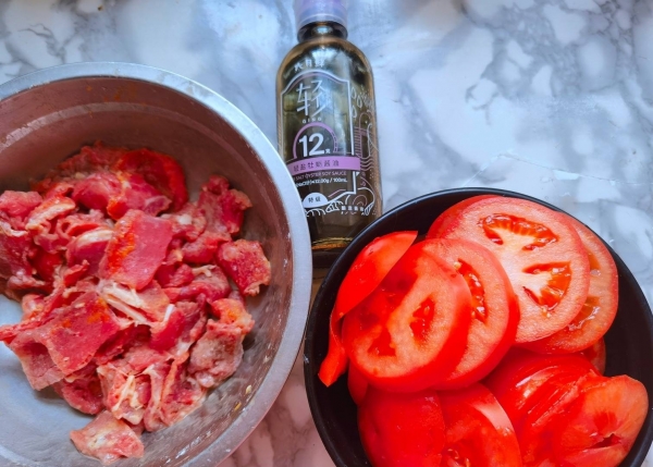 牛肉和西红柿怎么做好吃-牛肉西红柿汤的做法5