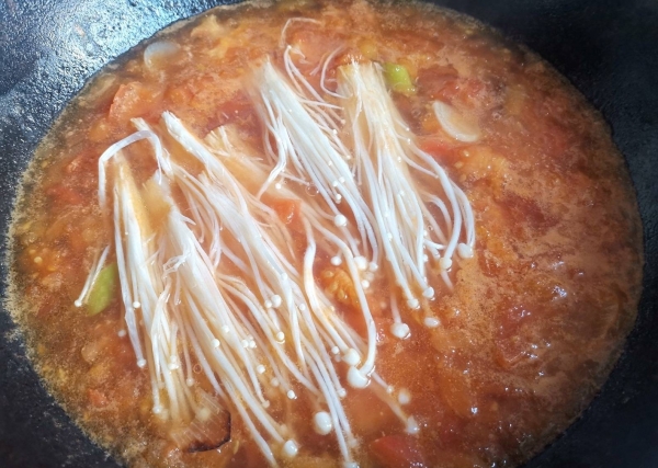 牛肉和西红柿怎么做好吃-牛肉西红柿汤的做法7